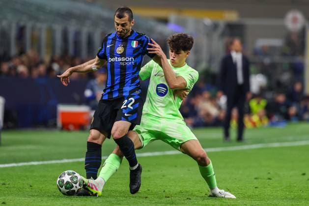 FC Internazionale vs FC Barcelona, Barca - UEFA Champions League 2024 25 Semi Final - 2nd leg - 06 05 2025 Henrikh Mkhitaryan of FC Internazionale seen in action during UEFA Champions League 2024 25 Semi Final - 2nd leg football match between FC Internazionale and FC Barcelona at San Siro Stadium Copyright: xBEAUTIFULxSPORTS Carabellix