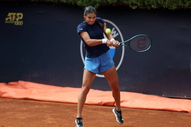 Rome, Italy, italy: Rome Italy 06.05.2025: Emma Raducanu ranking 49 during the training session at the Internazionali BNL d Italia 2025 ATP, Tennis Herren and WTA, Tennis Damen Master 1000 circuit in Rome at the Foro Italico. Tennis: Emma Raducanu, ATP And WTA Master 1000 Training Session At The Foro Italico In Rome  - ZUMAp169 0816734636st Copyright: xmarcoxiacobuccix
