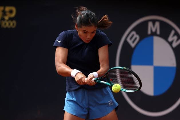 Rome, Italy, italy: Rome Italy 06.05.2025: Emma Raducanu ranking 49 during the training session at the Internazionali BNL d Italia 2025 ATP, Tennis Herren and WTA, Tennis Damen Master 1000 circuit in Rome at the Foro Italico. Tennis: Emma Raducanu, ATP And WTA Master 1000 Training Session At The Foro Italico In Rome  - ZUMAp169 0816734644st Copyright: xmarcoxiacobuccix
