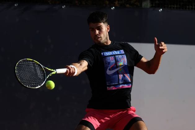 Rome, Italy, italy: Rome Italy 06.05.2025: Carlos Alcaraz ranking 3 during the training session at the Internazionali BNL d Italia 2025 ATP, Tennis Herren and WTA, Tennis Damen Master 1000 circuit in Rome at the Foro Italico. Tennis: Carlos Alcaraz Ranking 3, ATP And WTA Master 1000 Training Session At The Foro Italico In Rome  - ZUMAp169 0816744335st Copyright: xmarcoxiacobuccix