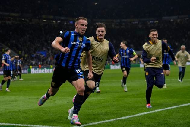 FC Internazionale Milano v FC Barcelona, Barca - UEFA Champions League 2024 25 Semi Final Second Leg Davide Frattesi central midfield of Internazionale and Italy celebrates after scoring his sides first goal during the UEFA Champions League 2024 25 Semi Final Second Leg match between FC Internazionale Milano and FC Barcelona at Giuseppe Meazza Stadium on May 6, 2025 in Milan, Italy. Milan Italy  Copyright: xJosexBretonx originalFilename:bretonhernandez-fcintern250506_nplDA.jpg