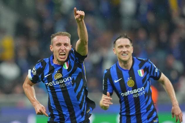 Inter Milan s Davide Frattesi celebrates after scoring goal 4 -3 during the Uefa Champions League soccer match between Inter and Barcelona at San Siro Stadium in Milan , North Italy - Tuesday May 06, 2025 . - Soccer  Copyright: xSpada LaPressex