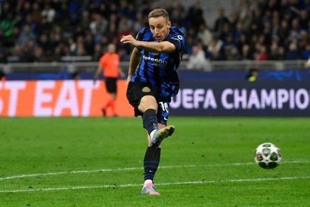 Davide Frattesi of FC Internazionale during the UEFA Champions League 2024 2025 semifinal between FC Internazionale and FC Barcelona, Barca at San Siro stadium in Milano (Italy), May 6, 2025. AndreaxStaccioli