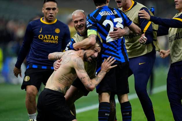May 6, 2025, Milan, Milan, Italy: Francesco Acerbi of Inter celebrates a goal during the UEFA Champions League 2024 25 Semi Final First Leg match between FC Internazionale Milano and FC Barcelona, Barca at Giuseppe Meazza Stadium on May 06, 2025 in Milan, Italy. Milan Italy - ZUMAa181 20250506_zaa_a181_241 Copyright: xDennisxAgyemanx