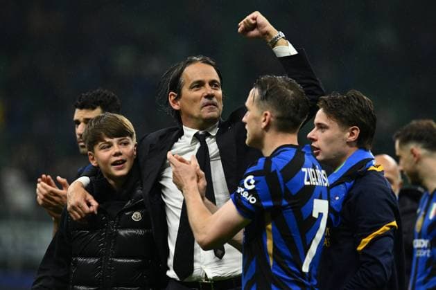 CALCIO - UEFA Champions League - Inter - FC Internazionale vs FC Barcelona, Barca Simone Inzaghi coach of F.C. Inter celebrate the victory during the UEFA Champions League 2024 25 Semi Final Second Leg match between FC Internazionale Milano and FC Barcelona at San Siro Stadium on May 6, 2025 in Milan, Italy Milan Italy  Copyright: xIPAxSport ABACAx