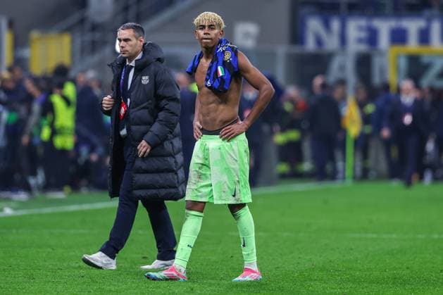 FC Internazionale vs FC Barcelona, Barca - UEFA Champions League 2024 25 Semi Final - 2nd leg - 06 05 2025 Lamine Yamal of FC Barcelona reacts at the end of the match during UEFA Champions League 2024 25 Semi Final - 2nd leg football match between FC Internazionale and FC Barcelona at San Siro Stadium Copyright: xBEAUTIFULxSPORTS Carabellix