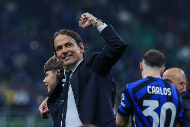 FC Internazionale vs FC Barcelona, Barca - UEFA Champions League 2024 25 Semi Final - 2nd leg - 06 05 2025 Simone Inzaghi Head Coach of FC Internazionale celebrates the victory at the end of the match during UEFA Champions League 2024 25 Semi Final - 2nd leg football match between FC Internazionale and FC Barcelona at San Siro Stadium Copyright: xBEAUTIFULxSPORTS Carabellix