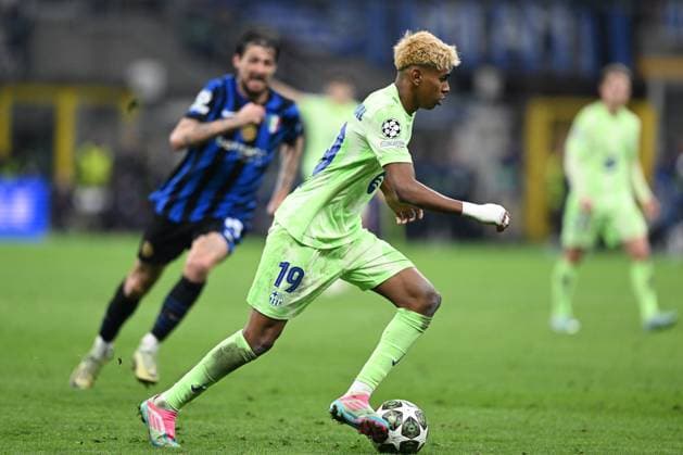 FC Internazionale Milano v FC Barcelona, Barca - UEFA Champions League 2024 25 Semi Final Second Leg Lamine Yamal of FC Barcelona is in action during the UEFA Champions League Semi-finals second leg match between Inter FC Internazionale and FC Barcelona at Giuseppe Meazza San Siro Stadium in Milan, Italy, on May 6, 2025. Milano Italy  Copyright: xTizianoxBallabiox originalFilename:ballabio-interfci250506_npMz0.jpg