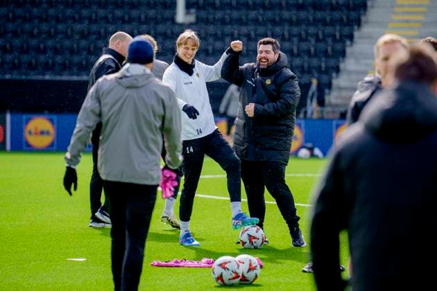Training for the European League semi-final Bodo 20250507 Ulrik Saltnes and Eirik Kolstad at Bodo Glimts training session on the day of the European League semi-final against Tottenham at Aspmyra Stadium Photo Stian Lysberg Solum NTB Bodo Norge EDITORIAL USE ONLY RESTRICTED USE FOR BETTING COMPANIES  Copyright: xStianxLysbergxSolumx xNTBx