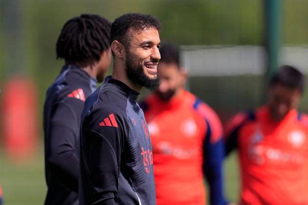 Manchester United, ManU 07 05 2025. Training Noussair Mazraoui (3) of Manchester United during the Europa League training session for Manchester United at Carrington, Manchester, United Kingdom on 7 May 2025. Manchester Carrington United Kingdom Editorial use only , Copyright: xConorxMolloyx PSI-22029-0005