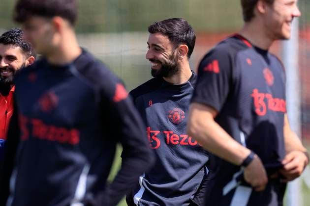 Manchester United, ManU 07 05 2025. Training Bruno Fernandes (8) of Manchester United during the Europa League training session for Manchester United at Carrington, Manchester, United Kingdom on 7 May 2025. Manchester Carrington United Kingdom Editorial use only , Copyright: xConorxMolloyx PSI-22029-0010