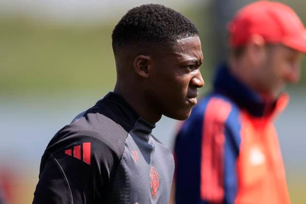 Manchester United, ManU 07 05 2025. Training Kobbie Mainoo (37) of Manchester United during the Europa League training session for Manchester United at Carrington, Manchester, United Kingdom on 7 May 2025. Manchester Carrington United Kingdom Editorial use only , Copyright: xConorxMolloyx PSI-22029-0022
