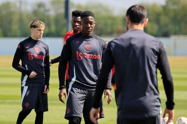 Manchester United, ManU 07 05 2025. Training Kobbie Mainoo (37) of Manchester United during the Europa League training session for Manchester United at Carrington, Manchester, United Kingdom on 7 May 2025. Manchester Carrington United Kingdom Editorial use only , Copyright: xConorxMolloyx PSI-22029-0045