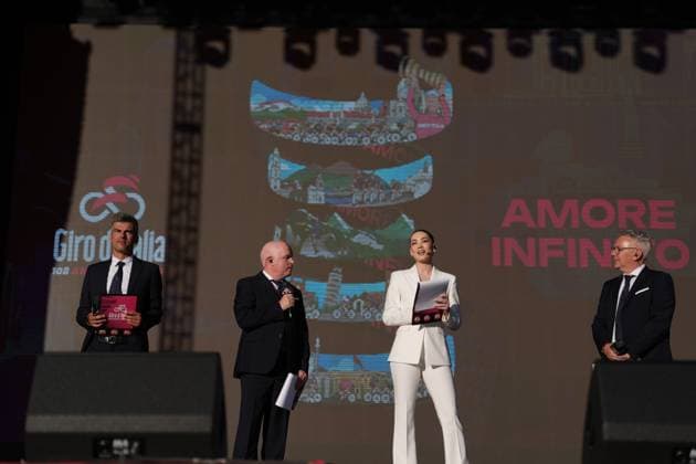 The teams presentation ahead of the Giro d™Italia cycling race in Tirana. The race starts on Friday, May 9, with the first stage over 160 km, from Durazzo (Durres) to Tirana (Tirane), Albania- Wednesday, May 7, 2025. - cycling.  Copyright: xMassimoxPaolone LaPressex