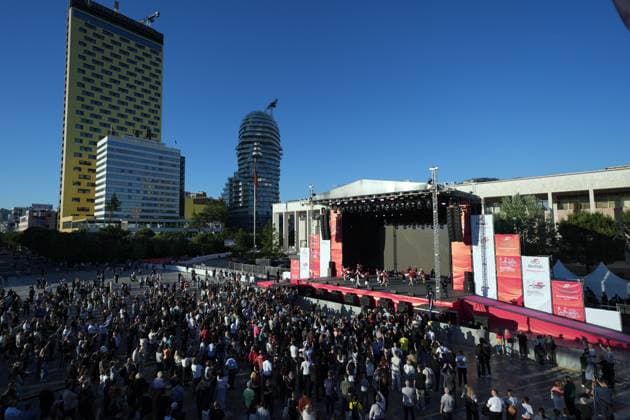 The teams presentation ahead of the Giro d™Italia cycling race in Tirana. The race starts on Friday, May 9, with the first stage over 160 km, from Durazzo (Durres) to Tirana (Tirane), Albania- Wednesday, May 7, 2025. - cycling.  Copyright: xGianxMattiaxD Alberto LaPressex