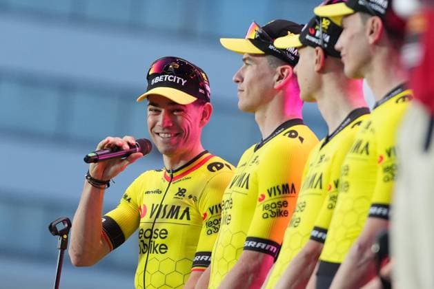 Riders during the teams presentation ahead of the Giro d™Italia cycling race in Tirana. The race starts on Friday, May 9, with the first stage over 160 km, from Durazzo (Durres) to Tirana (Tirane), Albania- Wednesday, May 7, 2025. - cycling.  Copyright: xGianxMattiaxD Alberto LaPressex