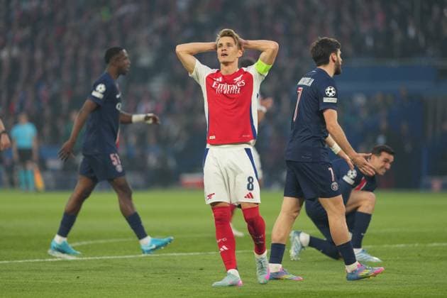 Martin Odegaard of Arsenal rues a missed chance Paris Saint-Germain v Arsenal, UEFA Champions League, Semi Final, Second Leg, Football, Parc des Princes, Paris, France - 07 May 2025 EDITORIAL USE ONLY No use with unauthorised audio, video, data, fixture lists, club league logos or live services. Online in-match use limited to 120 images, no video emulation. No use in betting, games or single club league player publications. Copyright: xDavexWinter Shutterstockx 15288067aa