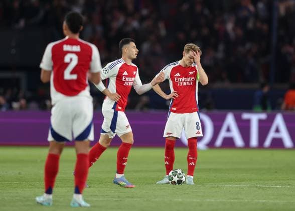 Paris, France, 7th May 2025. Martin Odegaard of Arsenal reacts as his side concede their first goal during the Paris Saint Germain vs Arsenal UEFA Champions League match at Le Parc des Princes, Paris. Picture credit should read: David Klein Sportimage EDITORIAL USE ONLY. No use with unauthorised audio, video, data, fixture lists, club league logos or live services. Online in-match use limited to 120 images, no video emulation. No use in betting, games or single club league player publications. SPI_033_DK_PARIS_ST_GERMAIN_V_ARSENAL SPI-3913-0032