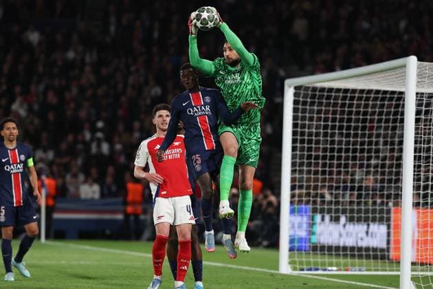 Paris, Parc des Princes 7.05.2025 xJFx UEFA Champions League 2024 25 Halbfinale Rückspiel Paris Saint Germain - Arsenal FC v.l., Ben White (Arsenal FC), Nuno Mendes (Paris Saint-Germain), Torwart Gianluigi Donnarumma (Paris Saint-Germain) in aktion, in action, Copyright: JoaquimxFerreira