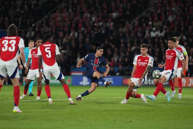 Achraf Hakimi of PSG puts his side 2-0 ahead Paris Saint-Germain v Arsenal, UEFA Champions League, Semi Final, Second Leg, Football, Parc des Princes, Paris, France - 07 May 2025 EDITORIAL USE ONLY No use with unauthorised audio, video, data, fixture lists, club league logos or live services. Online in-match use limited to 120 images, no video emulation. No use in betting, games or single club league player publications.  Copyright: xDavexWinter Shutterstockx 15288067cg