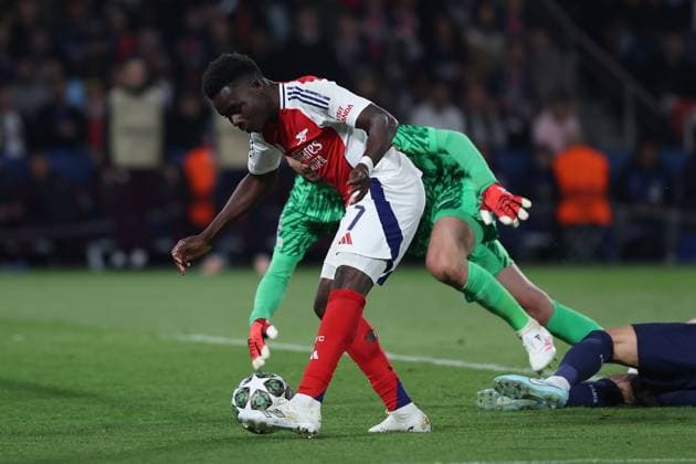 Paris, Parc des Princes 7.05.2025 xJFx UEFA Champions League 2024 25 Halbfinale Rückspiel Paris Saint Germain - Arsenal FC v.l., Bukayo Saka (Arsenal FC) schiesst das Tor zum 1:2, Torwart Gianluigi Donnarumma (Paris Saint-Germain) Copyright: JoaquimxFerreira
