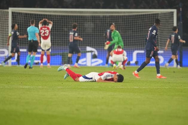 William Saliba of Arsenal reacts after Bukayo Saka of Arsenal fires over from close range Paris Saint-Germain v Arsenal, UEFA Champions League, Semi Final, Second Leg, Football, Parc des Princes, Paris, France - 07 May 2025 EDITORIAL USE ONLY No use with unauthorised audio, video, data, fixture lists, club league logos or live services. Online in-match use limited to 120 images, no video emulation. No use in betting, games or single club league player publications.  Copyright: xDavexWinter Shutterstockx 15288067cr
