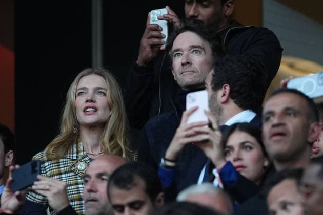French businessman Antoine Arnault, now owner of Paris FC, with his wife Russian model and actor Natalia Vodianova Paris Saint-Germain v Arsenal, UEFA Champions League, Semi Final, Second Leg, Football, Parc des Princes, Paris, France - 07 May 2025 EDITORIAL USE ONLY No use with unauthorised audio, video, data, fixture lists, club league logos or live services. Online in-match use limited to 120 images, no video emulation. No use in betting, games or single club league player publications.  Copyright: xDavexWinter Shutterstockx 15288067fu