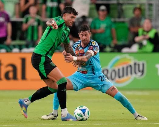 May 7, 2025, Austin, Texas, USA: Austin FC forward BRANDON VAZQUEZ (9) against El Paso Locomotive defender PALERMO ORTIZ (25) during a US Open Cup match between Austin FC and El Paso Locomotive on May 7, 2025, in Austin, Texas. Austin USA - ZUMAc201 20250507_zap_c201_011 Copyright: xScottxColemanx