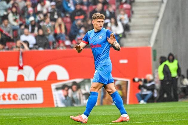 GER, 1. FBL, FC Augsburg vs Holstein Kiel 04.05.2025, WWK-Arena, Augsburg, GER, 1. FBL, FC Augsburg vs Holstein Kiel, im Bild Nicolai Remberg (Kiel, 22)