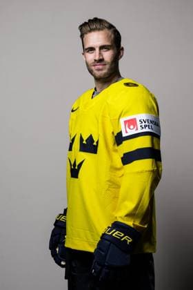 250508 Alexander Wennberg of Sweden poses for a portrait ahead of the 2025 IIHF Ice hockey, Eishockey World Championship, WM, Weltmeisterschaft on May 8, 2025 in Stockholm. Editors note: Background has been retouched. Photo: Joel Marklund BILDBYRAN kod JM JM0670 bbeng ishockey ice hockey ishockey-vm 2025 vm 2025 iihf world championship porträtt sverige sweden Copyright: JOELxMARKLUND BB250508JM007