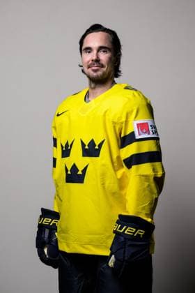 250508 Marcus Johansson of Sweden poses for a portrait ahead of the 2025 IIHF Ice hockey, Eishockey World Championship, WM, Weltmeisterschaft on May 8, 2025 in Stockholm. Editors note: Background has been retouched. Photo: Joel Marklund BILDBYRAN kod JM JM0670 bbeng ishockey ice hockey ishockey-vm 2025 vm 2025 iihf world championship porträtt sverige sweden Copyright: JOELxMARKLUND BB250508JM013