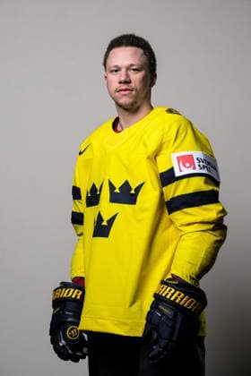 250508 Lucas Raymond of Sweden poses for a portrait ahead of the 2025 IIHF Ice hockey, Eishockey World Championship, WM, Weltmeisterschaft on May 8, 2025 in Stockholm. Editors note: Background has been retouched. Photo: Joel Marklund BILDBYRAN kod JM JM0670 bbeng ishockey ice hockey ishockey-vm 2025 vm 2025 iihf world championship porträtt sverige sweden Copyright: JOELxMARKLUND BB250508JM020