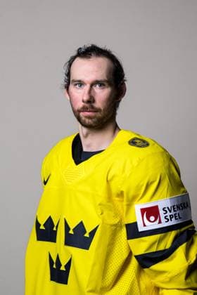 250508 Marcus Pettersson of Sweden poses for a portrait ahead of the 2025 IIHF Ice hockey, Eishockey World Championship, WM, Weltmeisterschaft on May 8, 2025 in Stockholm. Editors note: Background has been retouched. Photo: Joel Marklund BILDBYRAN kod JM JM0670 bbeng ishockey ice hockey ishockey-vm 2025 vm 2025 iihf world championship porträtt sverige sweden Copyright: JOELxMARKLUND BB250508JM025