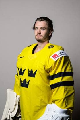 250508 Goaltender Arvid Söderblom of Sweden poses for a portrait ahead of the 2025 IIHF Ice hockey, Eishockey World Championship, WM, Weltmeisterschaft on May 8, 2025 in Stockholm. Editors note: Background has been retouched. Photo: Joel Marklund BILDBYRAN kod JM JM0670 bbeng ishockey ice hockey ishockey-vm 2025 vm 2025 iihf world championship porträtt sverige sweden Copyright: JOELxMARKLUND BB250508JM035