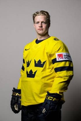 250508 Emil Heineman of Sweden poses for a portrait ahead of the 2025 IIHF Ice hockey, Eishockey World Championship, WM, Weltmeisterschaft on May 8, 2025 in Stockholm. Editors note: Background has been retouched. Photo: Joel Marklund BILDBYRAN kod JM JM0670 bbeng ishockey ice hockey ishockey-vm 2025 vm 2025 iihf world championship porträtt sverige sweden Copyright: JOELxMARKLUND BB250508JM040