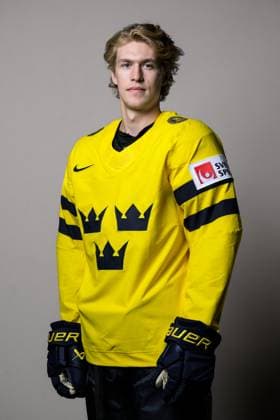 250508 Simon Edvinsson of Sweden poses for a portrait ahead of the 2025 IIHF Ice hockey, Eishockey World Championship, WM, Weltmeisterschaft on May 8, 2025 in Stockholm. Editors note: Background has been retouched. Photo: Joel Marklund BILDBYRAN kod JM JM0670 bbeng ishockey ice hockey ishockey-vm 2025 vm 2025 iihf world championship porträtt sverige sweden Copyright: JOELxMARKLUND BB250508JM041