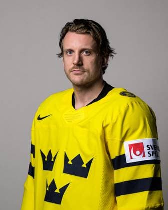 250508 Jonas Brodin of Sweden poses for a portrait ahead of the 2025 IIHF Ice hockey, Eishockey World Championship, WM, Weltmeisterschaft on May 8, 2025 in Stockholm. Editors note: Background has been retouched. Photo: Joel Marklund BILDBYRAN kod JM JM0670 bbeng ishockey ice hockey ishockey-vm 2025 vm 2025 iihf world championship porträtt sverige sweden Copyright: JOELxMARKLUND BB250508JM045