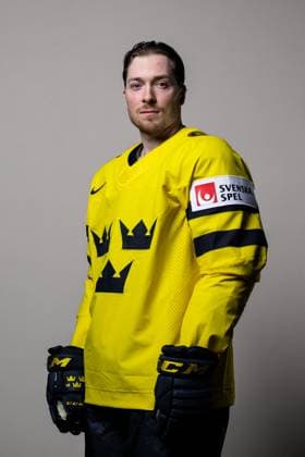 250508 Jesper FrödÃ n of Sweden poses for a portrait ahead of the 2025 IIHF Ice hockey, Eishockey World Championship, WM, Weltmeisterschaft on May 8, 2025 in Stockholm. Editors note: Background has been retouched. Photo: Joel Marklund BILDBYRAN kod JM JM0670 bbeng ishockey ice hockey ishockey-vm 2025 vm 2025 iihf world championship porträtt sverige sweden Copyright: JOELxMARKLUND BB250508JM047