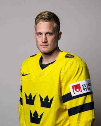 250508 Gabriel Carlsson of Sweden poses for a portrait ahead of the 2025 IIHF Ice hockey, Eishockey World Championship, WM, Weltmeisterschaft on May 8, 2025 in Stockholm. Editors note: Background has been retouched. Photo: Joel Marklund BILDBYRAN kod JM JM0670 bbeng ishockey ice hockey ishockey-vm 2025 vm 2025 iihf world championship porträtt sverige sweden Copyright: JOELxMARKLUND BB250508JM056