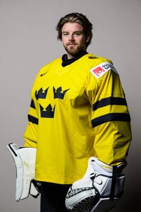 250508 Goaltender Samuel Ersson of Sweden poses for a portrait ahead of the 2025 IIHF Ice hockey, Eishockey World Championship, WM, Weltmeisterschaft on May 8, 2025 in Stockholm. Editors note: Background has been retouched. Photo: Joel Marklund BILDBYRAN kod JM JM0670 bbeng ishockey ice hockey ishockey-vm 2025 vm 2025 iihf world championship porträtt sverige sweden Copyright: JOELxMARKLUND BB250508JM036