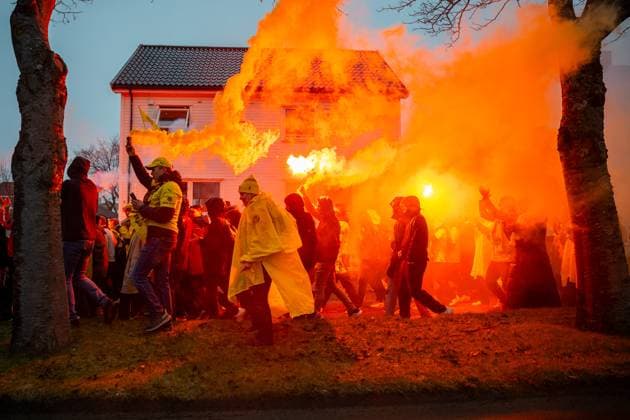 250508 Fans of Bodo Glimt with pyro ahead of the UEFA Europa League semi-final football match between Bodo Glimt and Tottenham on May 8, 2025 in Bodo. Photo: Vegard Grott BILDBYRAN kod VG VG0750 bbeng fotboll football soccer fotball uefa europa league europa league bodo glimt bodo glimt tottenham hotspur spurs publik Copyright: VEGARDxGRoTT BB250508VG001