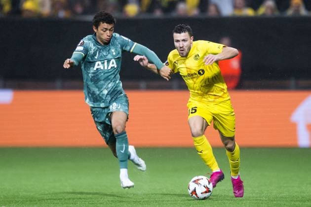 250508 Brennan Johnson of Tottenham Hotspur and Fredrik AndrÃ Bjorkan of Bodo Glimt during the UEFA Europa League semi-final football match between Bodo Glimt and Tottenham on May 8, 2025 in Bodo. Photo: Vegard Grott BILDBYRAN kod VG VG0750 bbeng fotboll football soccer fotball uefa europa league europa league bodo glimt bodo glimt tottenham hotspur spurs Copyright: VEGARDxGRoTT BB250508VG009