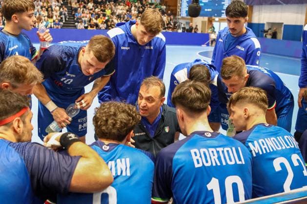Sport Themen der Woche KW19 Handball, EM Quali, Italien - Spanien ALTRO - Pallamano - EHF Euro 2026 Qualifiers - Italy vs Spain Italy timeout during EHF Euro 2026 Qualifiers - Italy vs Spain, Handball match in Fasano, Italy, May 08 2025 Fasano Italy  Copyright: xIPAxSport ABACAx