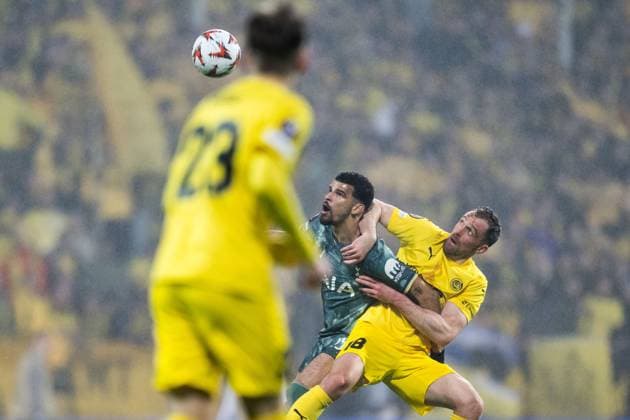 250508 Dominic Solanke of Tottenham Hotspur and Brede Moe of Bodo Glimt during the UEFA Europa League semi-final football match between Bodo Glimt and Tottenham on May 8, 2025 in Bodo. Photo: Vegard Grott BILDBYRAN kod VG VG0750 bbeng fotboll football soccer fotball uefa europa league europa league bodo glimt bodo glimt tottenham hotspur spurs Copyright: VEGARDxGRoTT BB250508VG036