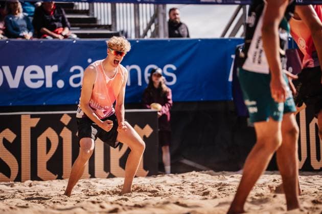 Beachvolleyball Männer Allianz German Beach Tour 2025 Tourstop Düsseldorf 08.05.2025 Tamo Wüst jubelt Düsseldorf Robert-Lehr-Ufer Nordrhein-Westfalen Deutschland
