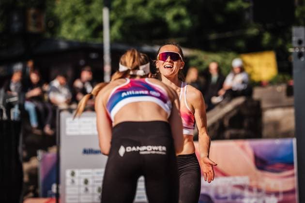 Beachvolleyball Frauen Allianz German Beach Tour 2025 Tourstop Düsseldorf 08.05.2025 Sophie Sarnighausen jubelt Düsseldorf Robert-Lehr-Ufer Nordrhein-Westfalen Deutschland