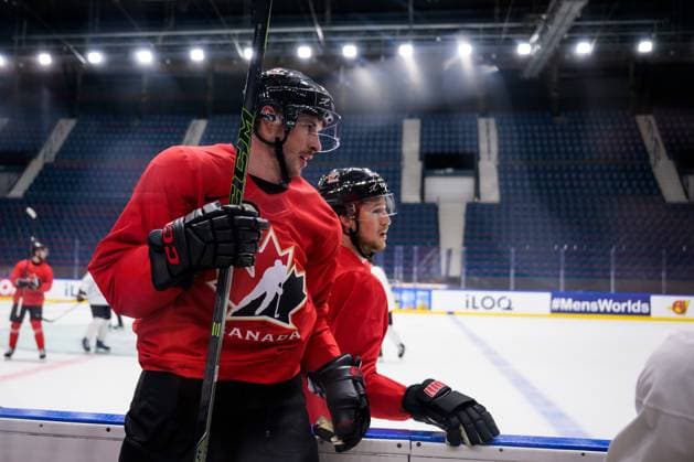 Eishockey, WM, Nationalteam Kanada Training 250509 Sidney Crosby of Canada at a practice session during the 2025 IIHF Ice hockey, Eishockey World Championship, WM, Weltmeisterschaft on May 9, 2025 in Stockholm. Photo: Joel Marklund BILDBYRAN kod JM JM0673 bbeng ishockey ice hockey ishockey-vm 2025 vm 2025 iihf world championship träning practice kanada canada Copyright: JOELxMARKLUND BB250509JM002