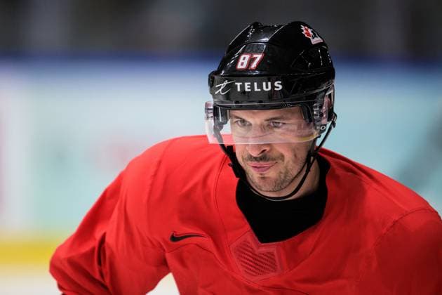 Eishockey, WM, Nationalteam Kanada Training 250509 Sidney Crosby of Canada at a practice session during the 2025 IIHF Ice hockey, Eishockey World Championship, WM, Weltmeisterschaft on May 9, 2025 in Stockholm. Photo: Joel Marklund BILDBYRAN kod JM JM0673 bbeng ishockey ice hockey ishockey-vm 2025 vm 2025 iihf world championship träning practice kanada canada Copyright: JOELxMARKLUND BB250509JM004