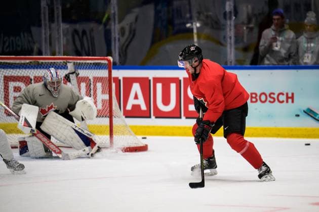 Eishockey, WM, Nationalteam Kanada Training 250509 Sidney Crosby of Canada at a practice session during the 2025 IIHF Ice hockey, Eishockey World Championship, WM, Weltmeisterschaft on May 9, 2025 in Stockholm. Photo: Joel Marklund BILDBYRAN kod JM JM0673 bbeng ishockey ice hockey ishockey-vm 2025 vm 2025 iihf world championship träning practice kanada canada Copyright: JOELxMARKLUND BB250509JM021