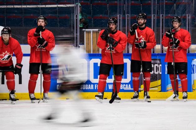 Eishockey, WM, Nationalteam Kanada Training 250509 Macklin Celebrini, Sidney Crosby, Adam Fantilli and Kent Johnson of Canada at a practice session during the 2025 IIHF Ice hockey, Eishockey World Championship, WM, Weltmeisterschaft on May 9, 2025 in Stockholm. Photo: Joel Marklund BILDBYRAN kod JM JM0673 bbeng ishockey ice hockey ishockey-vm 2025 vm 2025 iihf world championship träning practice kanada canada Copyright: JOELxMARKLUND BB250509JM029
